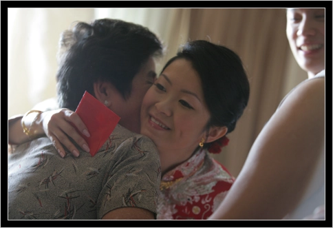 Ling in Kua saying hugging her grand-aunty